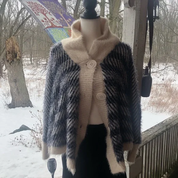 EUC Sweater - Picture 4 of 8